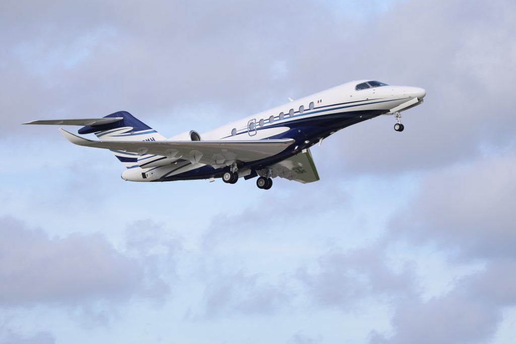 Phenom 300 Private Jet